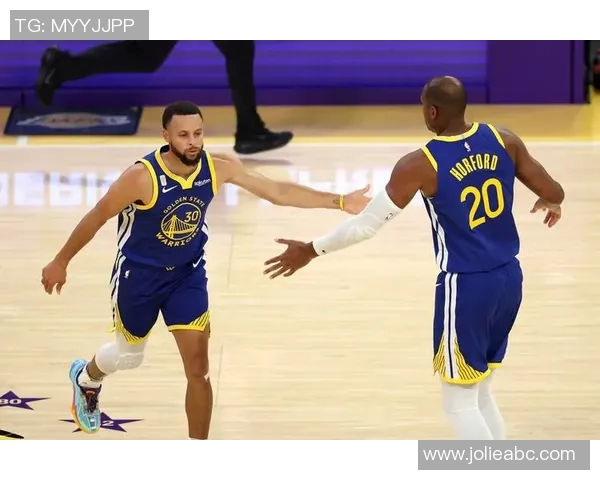 超级对决库里大战成焦点两大球星巅峰对决引爆全场热血竞技